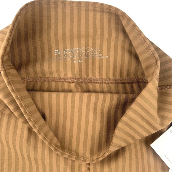 NWT Beyond Yoga Toffee High Waisted Midi Legging In Size M - Picture 5 of 7